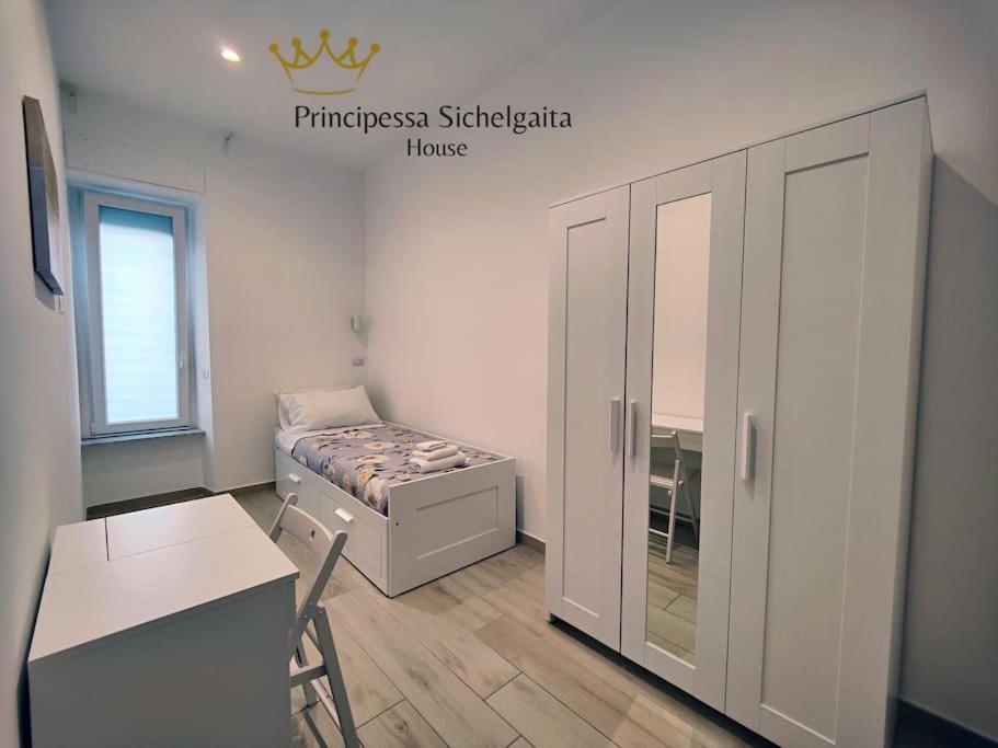 Principessa Sichelgaita House Vila Salerno Exterior foto
