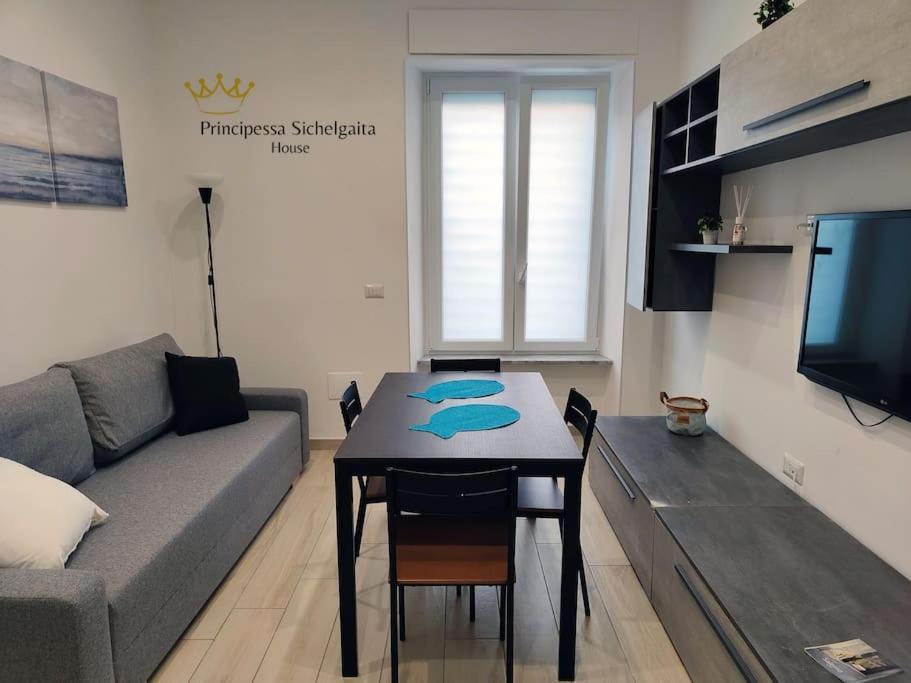 Principessa Sichelgaita House Vila Salerno Exterior foto