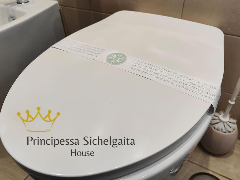 Principessa Sichelgaita House Vila Salerno Exterior foto