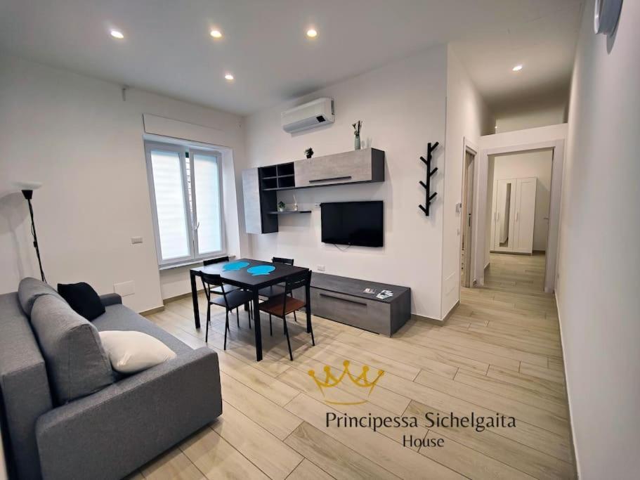 Principessa Sichelgaita House Vila Salerno Exterior foto