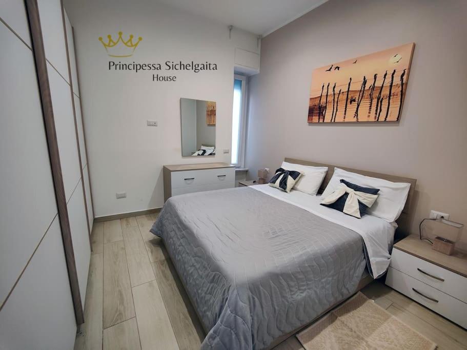 Principessa Sichelgaita House Vila Salerno Exterior foto